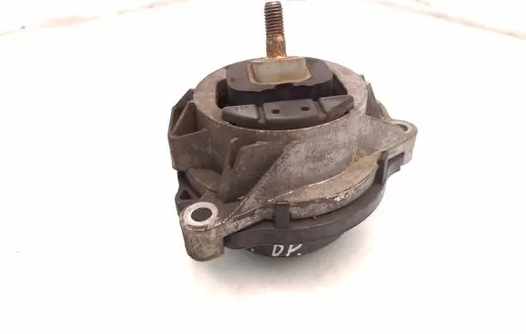 Engine mount bracket