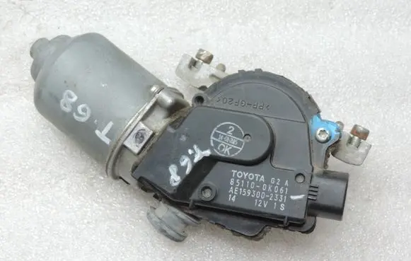 Toyota Hilux (AN120, AN130) Wiper motor 851100K061
