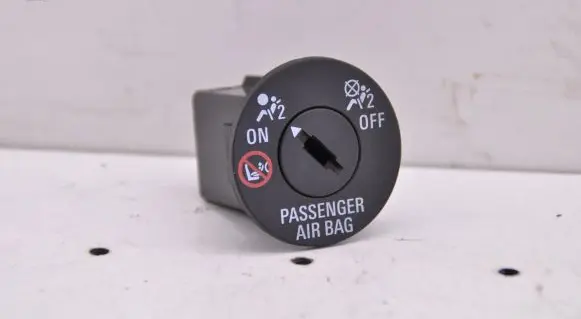 Opel Mokka X Passenger airbag on/off switch 13577258