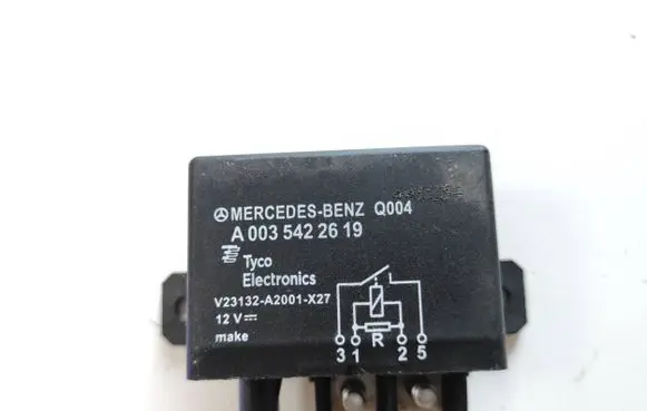 Mercedes-Benz S W221 Battery relay fuse A0035422619 V23132A2001X27