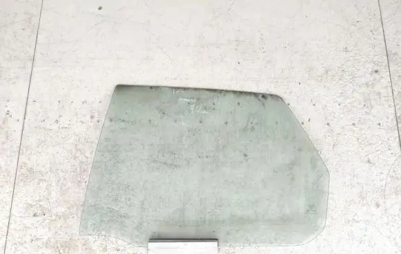 Opel Vectra A Front door window glass four-door 43r00082 43r-00082