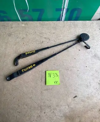 Renault Twingo I Front wiper blade arm 7700820835J