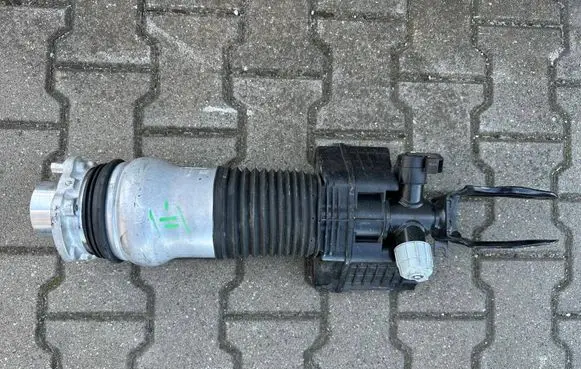Porsche Panamera (976) Front shock absorber/damper 976616038L