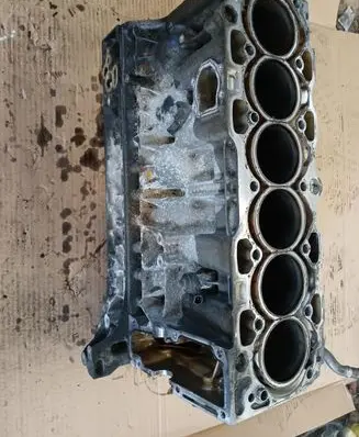 Volvo XC70 Engine block B6324S