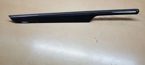 Porsche Macan (95B) Front door trim bar 95B867409
