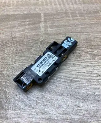 Volkswagen Touareg I Airbag deployment crash/impact sensor 7L0909606B 200239