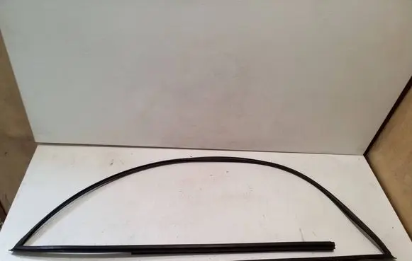 Chevrolet Orlando Windshield trim 96832583