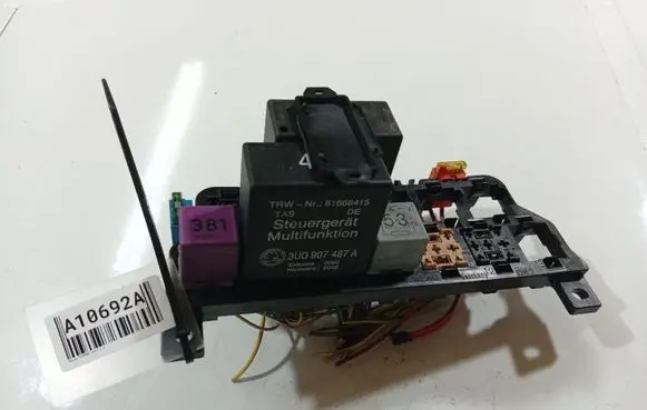 Skoda Superb B5 (3U) Fuse box set 8D0937503E
