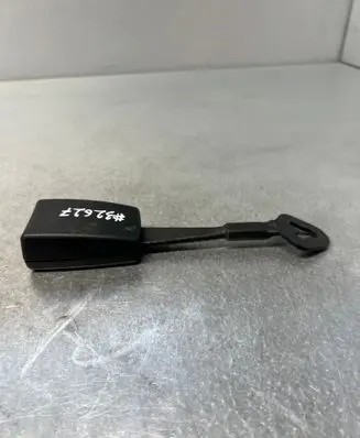 Audi A4 S4 B7 8E 8H Front seatbelt buckle ---