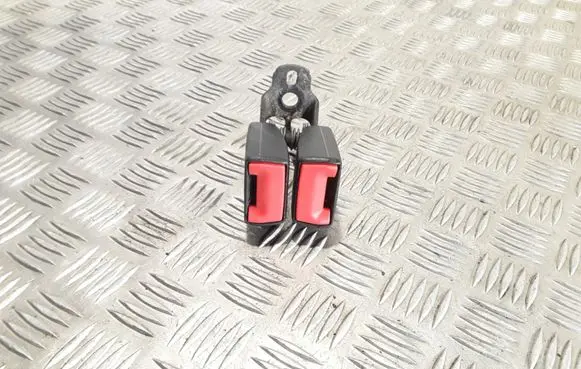 Ford Focus Middle seatbelt buckle (rear) 