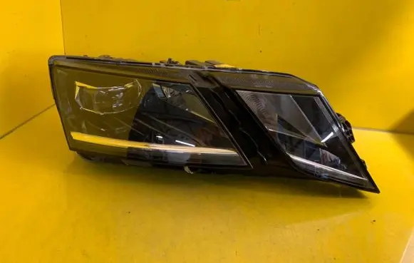 Skoda Octavia Mk3 (5E) Headlight/headlamp 5E1941015D