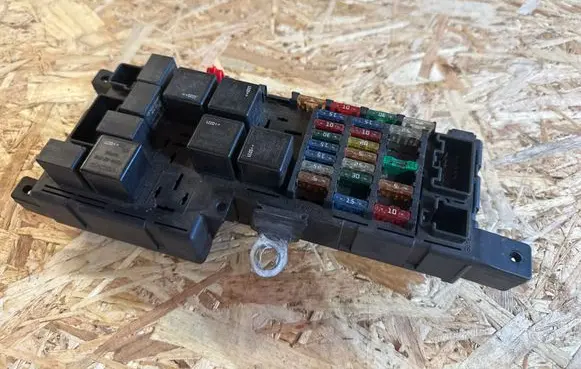 Volvo S60 Fuse module 8637841