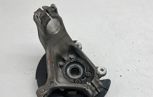 Nissan Rogue Front wheel hub 