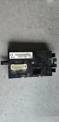 Opel Vivaro Comfort/convenience module P8200814465N 281212780A 03256060