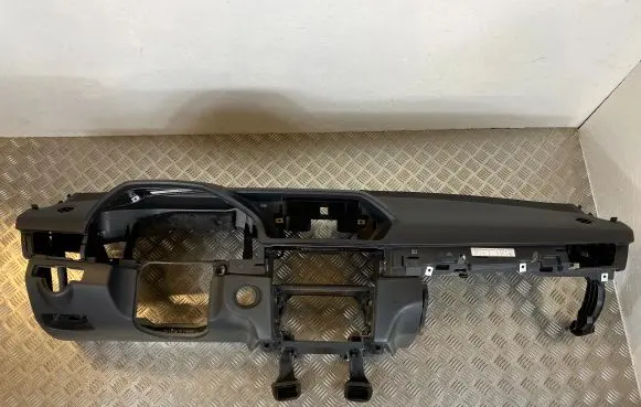 Mercedes-Benz E W212 Dashboard