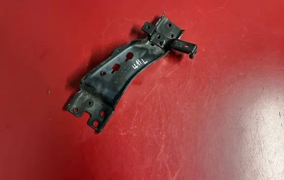 BMW X1 U11 Radiator support slam panel bracket 8737259 51118737259