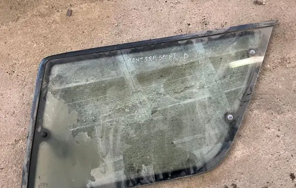 Opel Frontera A Rear side window