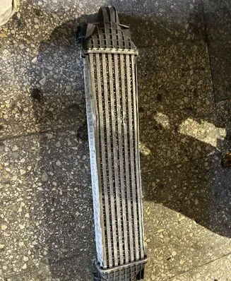 Ford Focus C-MAX Intercooler radiator 3m5h9l440ac
