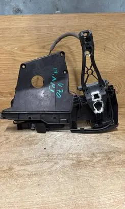 Volvo V70 Front door lock 30661072