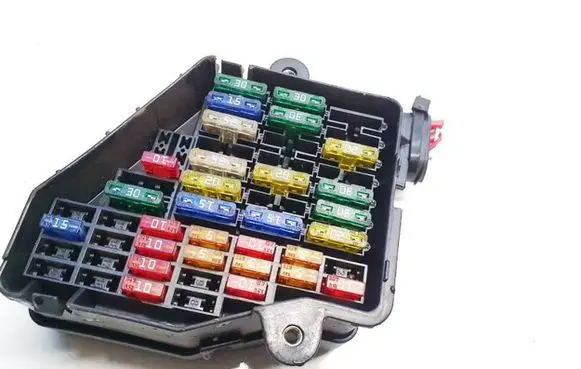 Audi A4 S4 B7 8E 8H Fuse box set