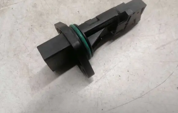 Volkswagen Golf IV Mass air flow meter F00C2G2055