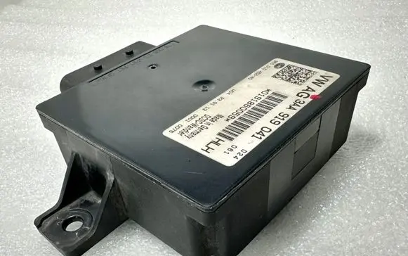 Volkswagen PASSAT B7 Power management control unit 3AA919041 0191860059 8ES01045240