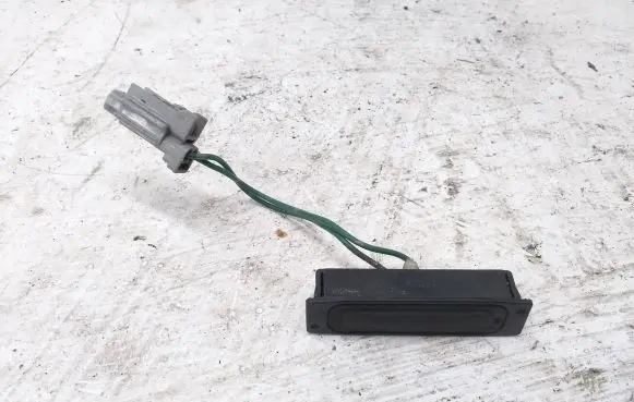 Tailgate opening switch