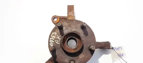 Toyota Avensis Verso Front wheel hub