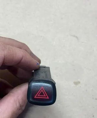 Volvo V40 Hazard light switch 9123682 12W393