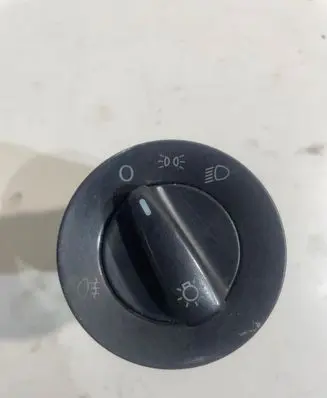 Volkswagen PASSAT B5.5 Light switch 1C0941531
