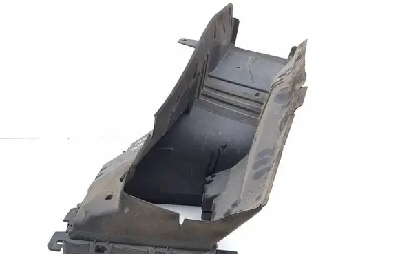 Peugeot 508 II Intercooler air channel guide 9813645080