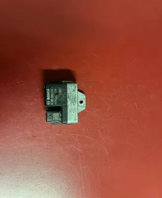 BMW X1 F48 F49 Glow plug pre-heat relay 0281003115 8514120