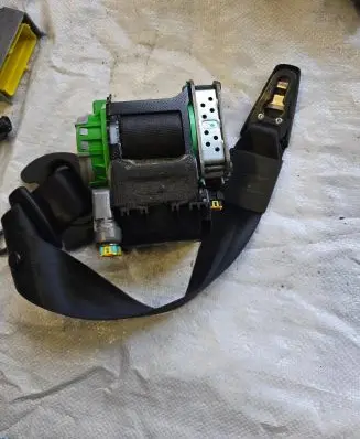 Audi A5 8T 8F Front seatbelt 305797410