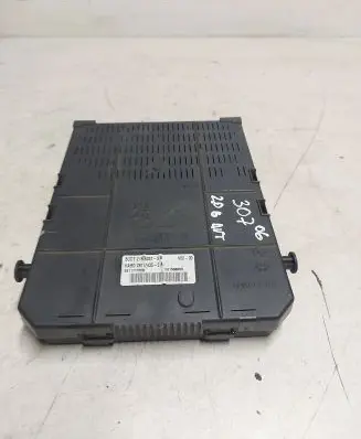 Peugeot 307 Comfort/convenience module 21676031 281171702B 28117435