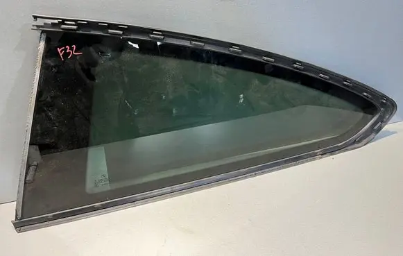 BMW 4 F32 F33 Rear side window 4828491