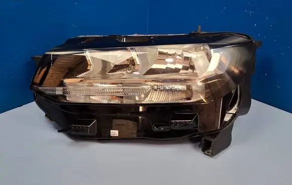 Peugeot Partner III Headlight/headlamp 9854041380 LB71862