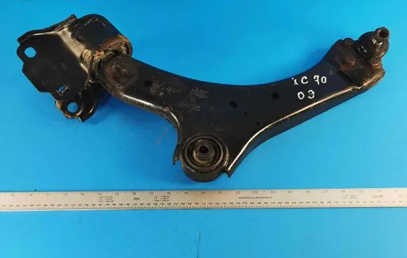 Volvo V70 Front lower control arm/wishbone