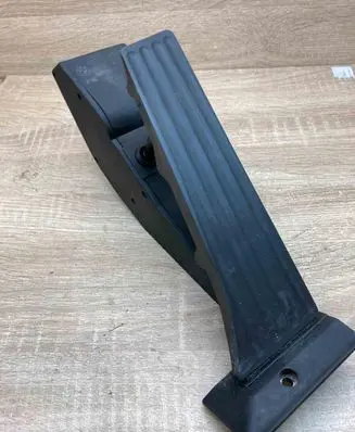 BMW 5 E60 E61 Accelerator throttle pedal 6766930 25916010USED WITHPLUG