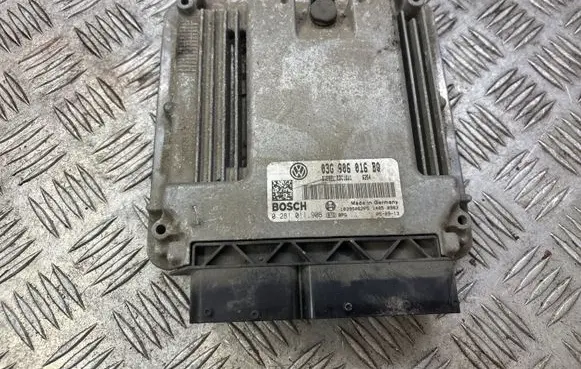 Volkswagen Touran I Engine control unit/module 03G906016BQ