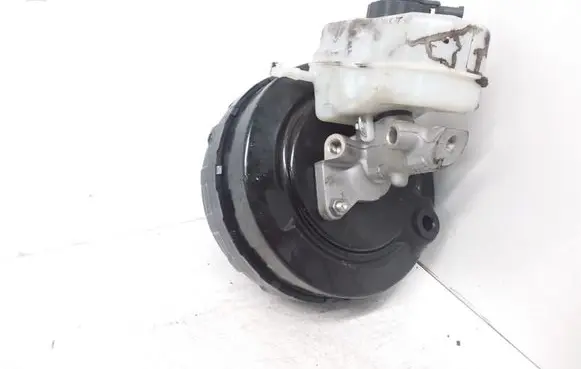 BMW 3 E90 E91 Brake booster 6778817