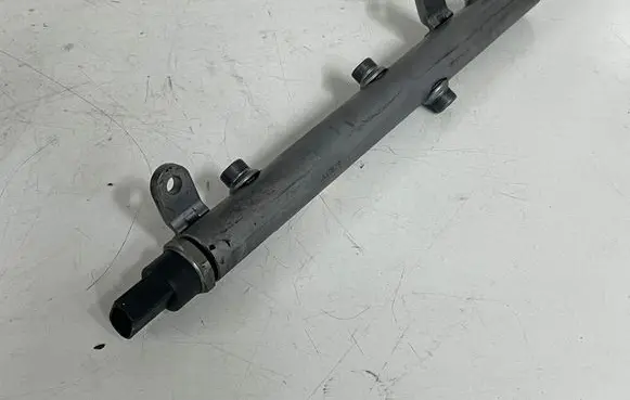 Fuel pressure sensor