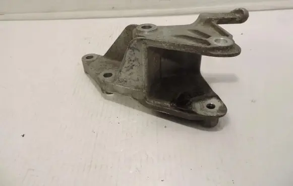 Opel Astra J Engine mount vacuum valve 13324497