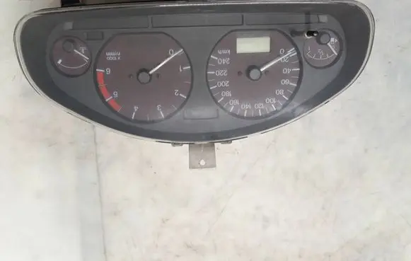 Mitsubishi Carisma Speedometer (instrument cluster) MR559666 DP0325005 0P017900I