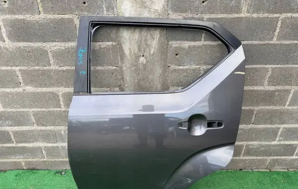 Suzuki Ignis Rear door 