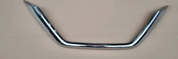 Nissan Leaf II (ZE1) Front bumper upper radiator grill 6202A1900