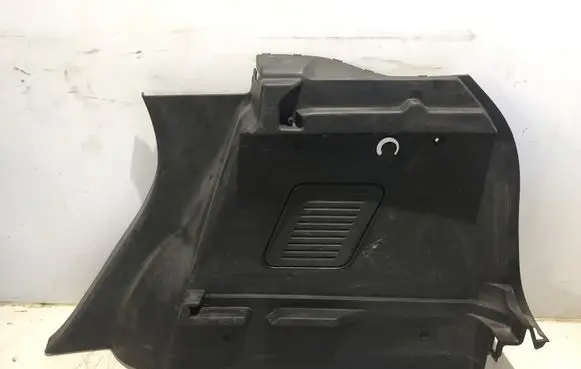 Trunk/boot lower side trim panel