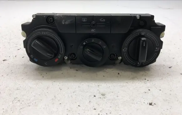 Skoda Octavia Mk2 (1Z) Climate control unit