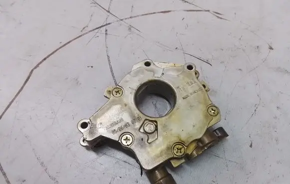 Nissan Maxima A34 Oil pump 