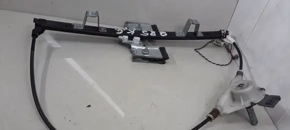 Rear door manual window regulator