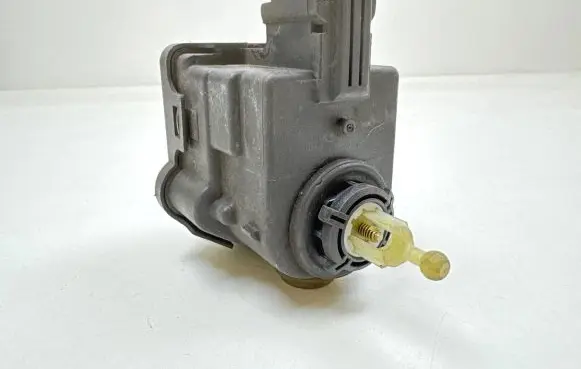Renault Laguna II Headlight level adjustment motor 8200006664